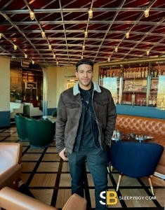 male rent boy Kennington Yan