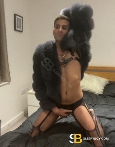male rent boy Central Milton Keynes Max