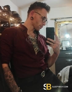 male escort Swinton Morgan