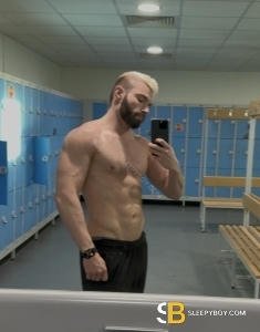 male rent boy Tradeston Alex