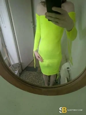 Gay Escort Faggot Kyle 29yr - sucking