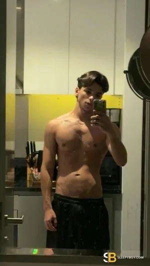 Bisexual Escort Felipe 22yr - licking