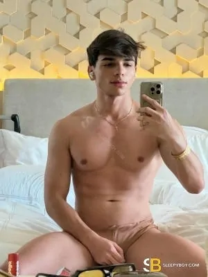Bisexual Escort Felipe 22yr - sucking