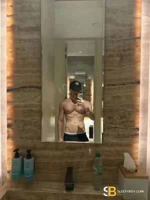Bisexual Escort Felipe 22yr - licking