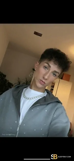 Gay Escort Alexi 23yr - role
