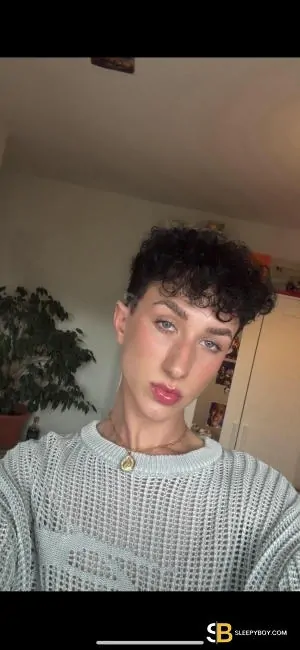 Gay Escort Alexi 23yr - role