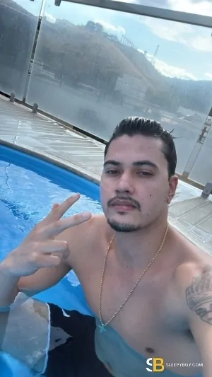 Bisexual Escort Pedro 23yr - role