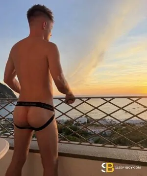 Bisexual Escort Elliot 21yr - pnp