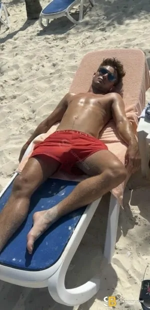 Bisexual Escort Elliot 21yr - gangbang