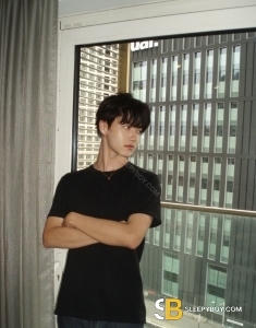 male escort London Mengqing