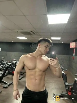 Gay Escort Zac 22yr - licking