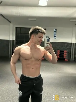 Gay Escort Zac 22yr - licking