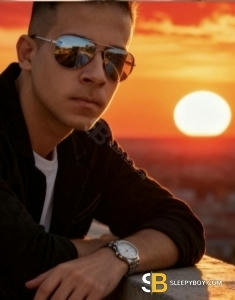 male escort Bessacarr Ionut Razvan