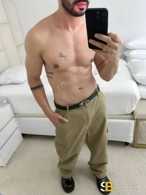 Bisexual Escort Fabricio 27yr - licking