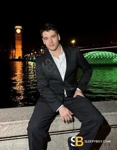 male escort London Denis