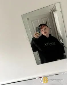 transgender (FTM) rent boy Bristol Kars