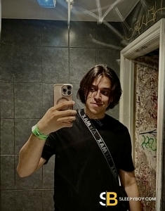 male rent boy Hayes L&eacute;o