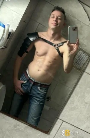 Gay Escort Jono 40yr - role