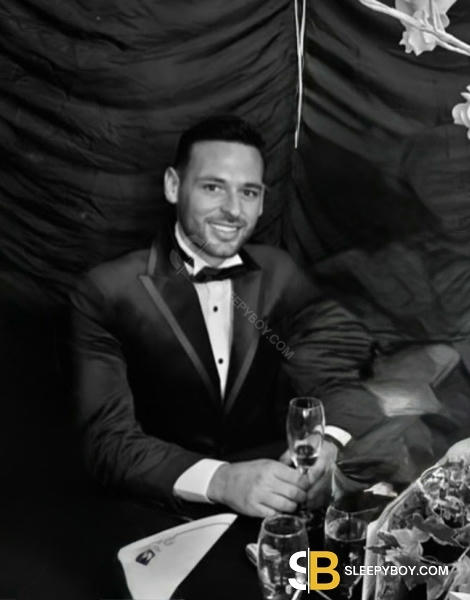 male escort Newcastle Upon Tyne Zackk