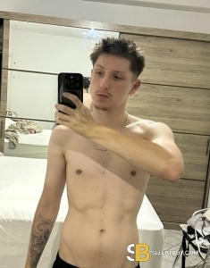 male rent boy London Jo&atilde;o Victor