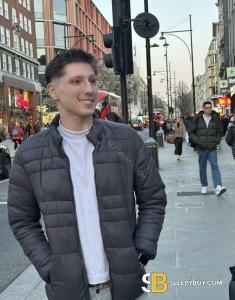 male rent boy London João Victor