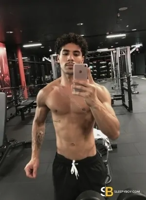Bisexual Escort Bruno 25yr - role