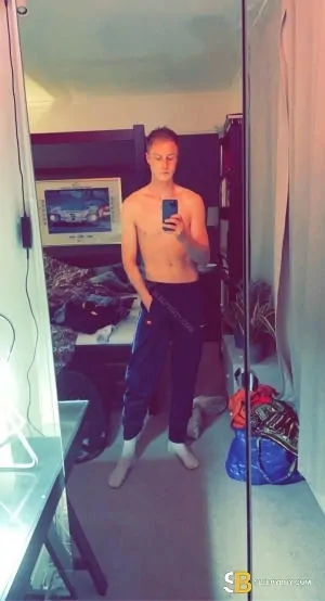 Gay Escort Richard 30yr - cum on body