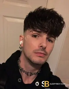 male escort Paisley Uri