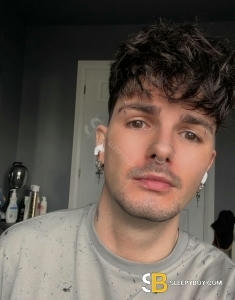 male escort Paisley Uri