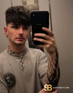 male escort Paisley Uri
