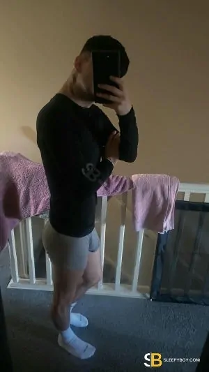 Gay Escort Uri 30yr - cum on body