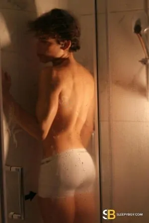 Gay Escort Luiz 20yr - sucking