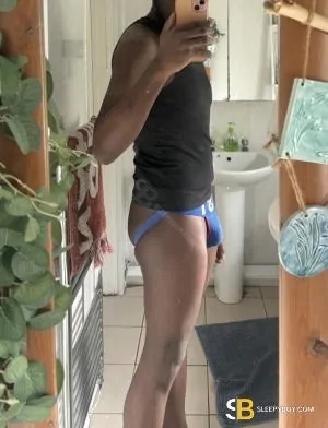 Gay Escort Carlton 23yr - licking