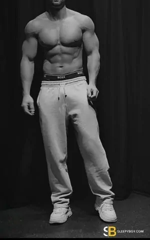 Bisexual Escort Andrew 30yr - blowjob