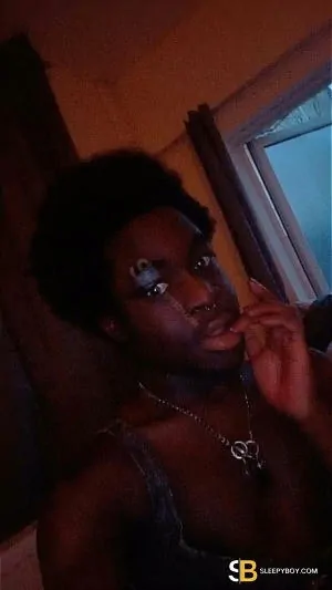 Gay Escort Jessie 19yr - blowjob