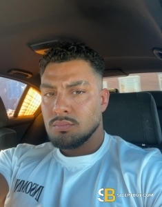 male escort Newcastle Upon Tyne Enzo