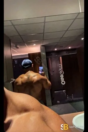 Bisexual Escort Enzo 26yr - double penetration