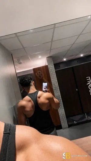 Bisexual Escort Enzo 26yr - trios