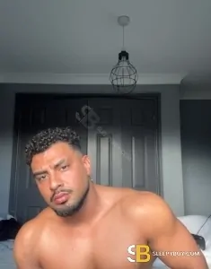 male escort Newcastle Upon Tyne Enzo