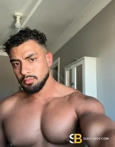male escort Newcastle Upon Tyne Enzo
