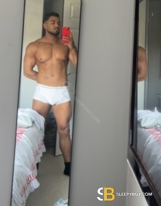 male escort Newcastle Upon Tyne Enzo