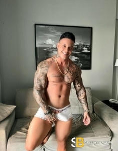 male rent boy London Caio