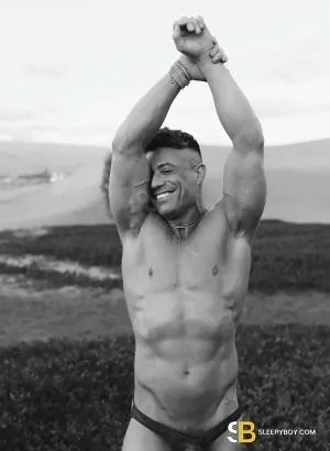 Gay Escort Hugo 39yr - role