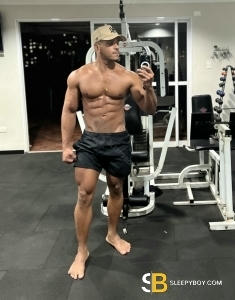 male escort London Caique Queiroz