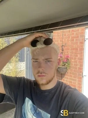 Gay Escort Liam 24yr - licking