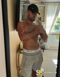 male escort London Lewis