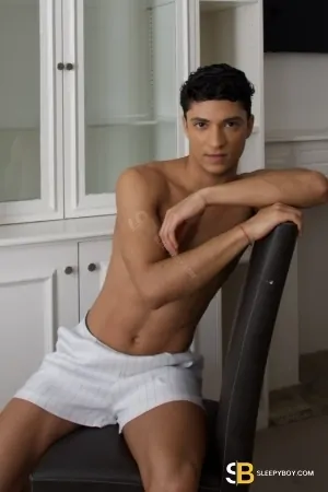 Gay Escort Henri 23yr - always safe sex
