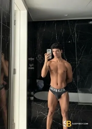 Gay Escort Henri 23yr - always safe sex