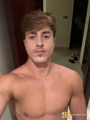 Bisexual Escort Matteoxx 20yr - licking