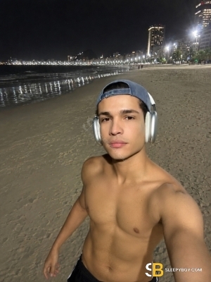 Gay Escort Mateus 22yr - role